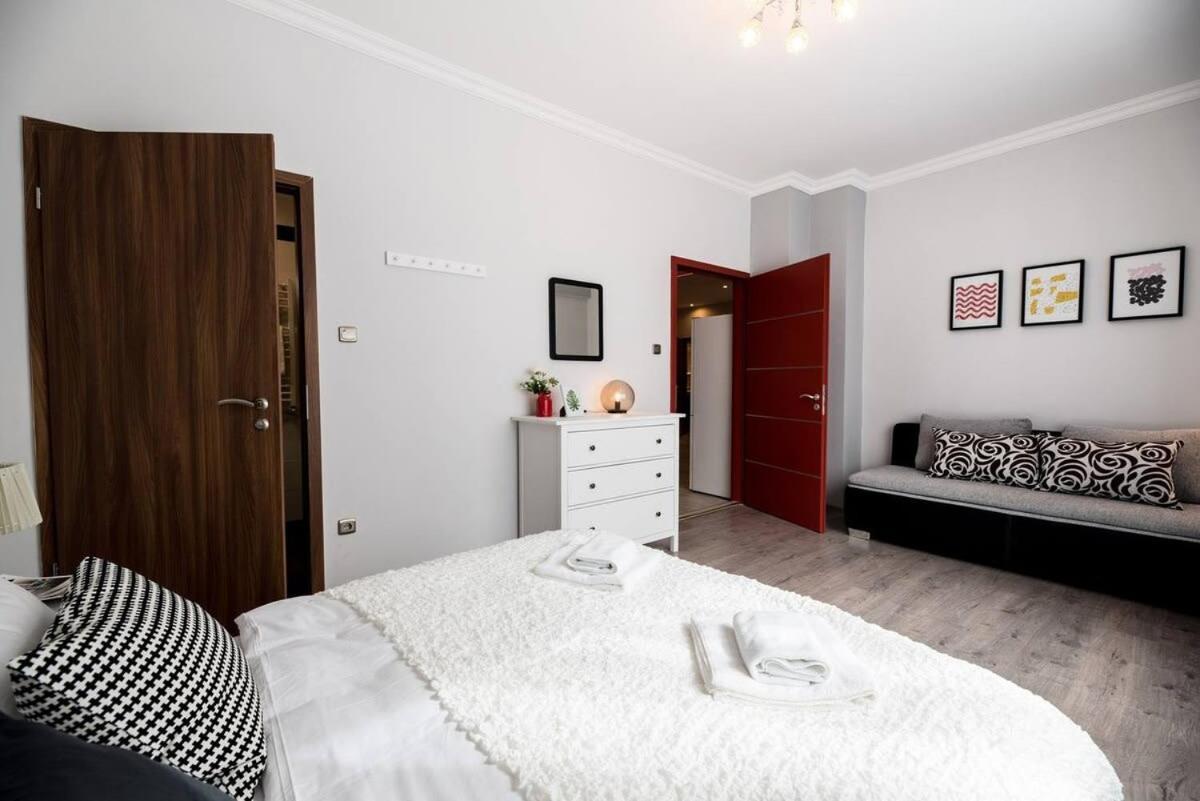 Ultra Central Large Home With Ac And Balcony Budapest Exterior photo