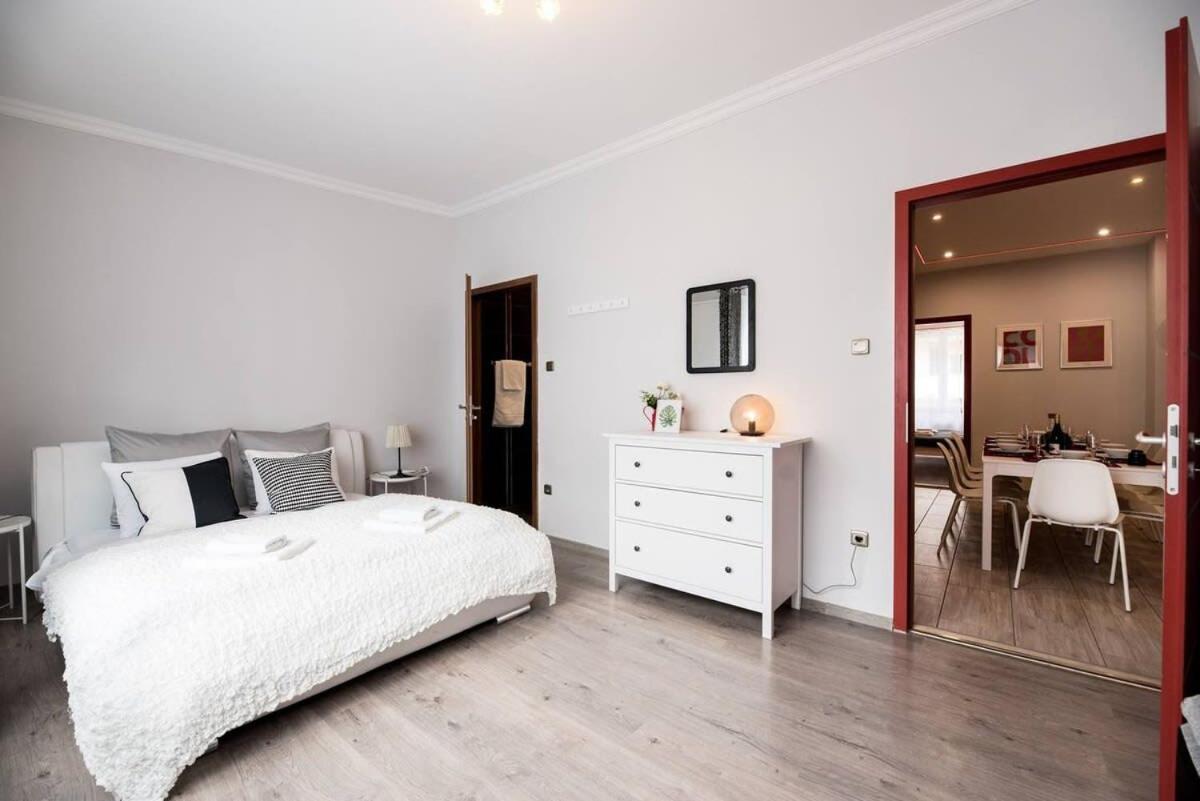 Ultra Central Large Home With Ac And Balcony Budapest Exterior photo