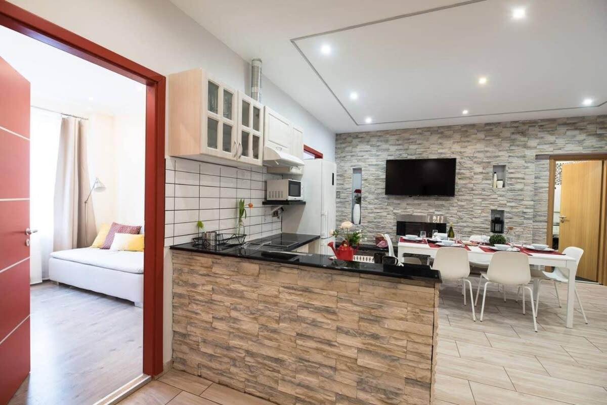 Ultra Central Large Home With Ac And Balcony Budapest Exterior photo